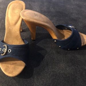 Sandals wooden heel size 6 1/2.